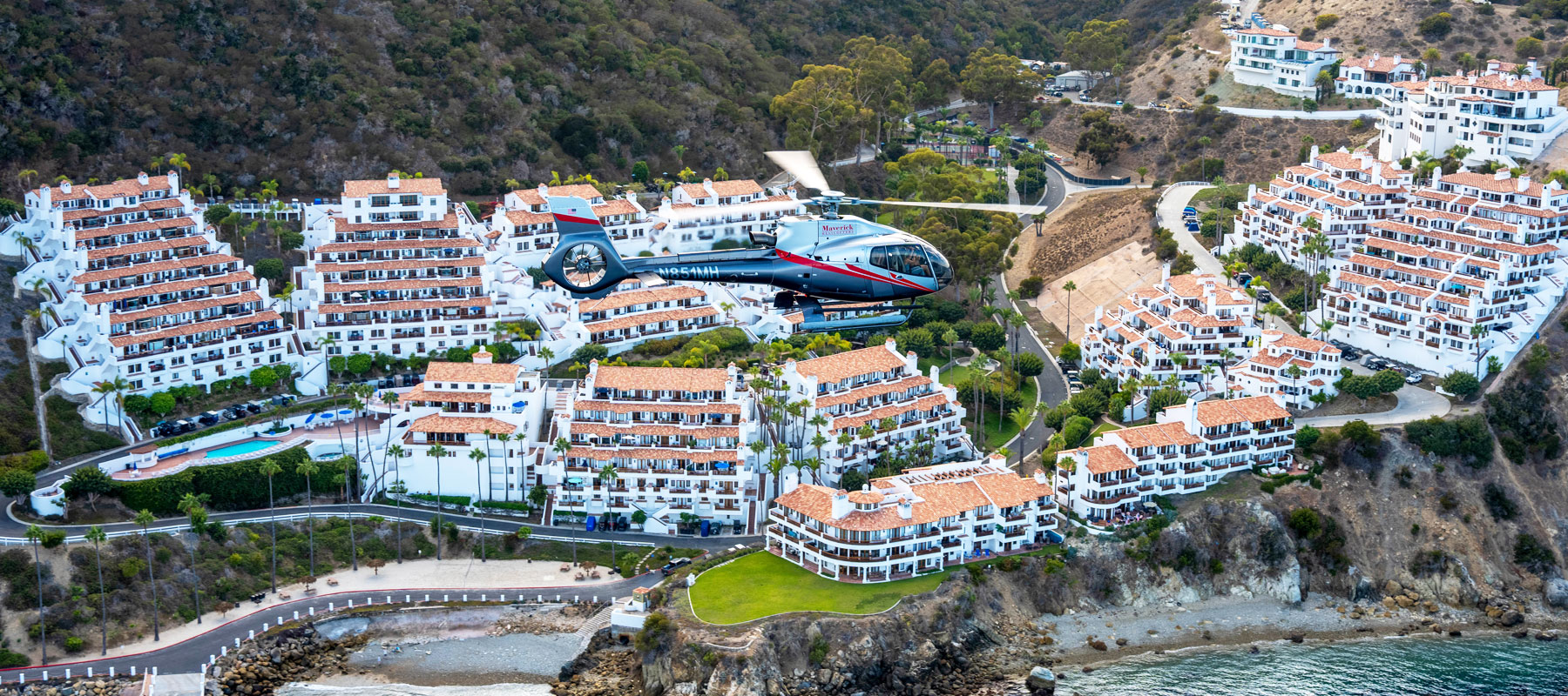 Hamilton Cove villas overlooking the Catalina Island coastline
