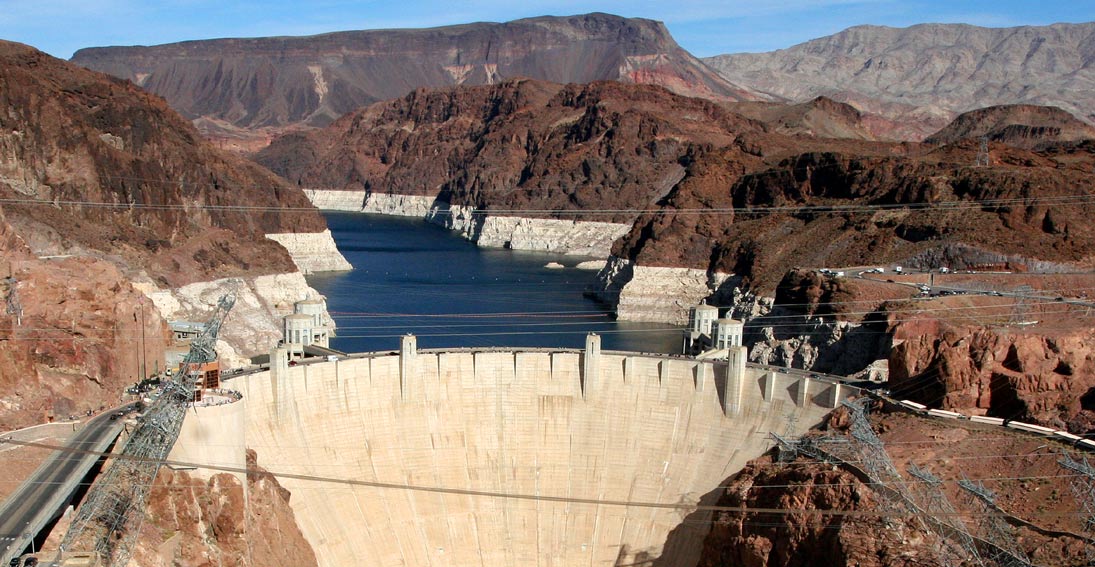You will have a photo stop at Hoover Dam on your bus tour