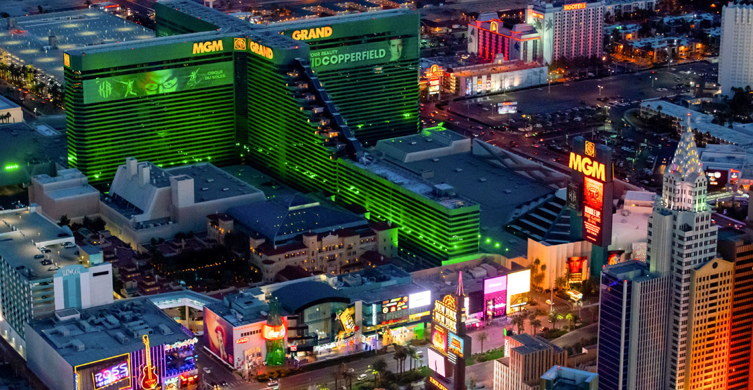 Pop the question on a private helicopter flight with this Las Vegas proposal package